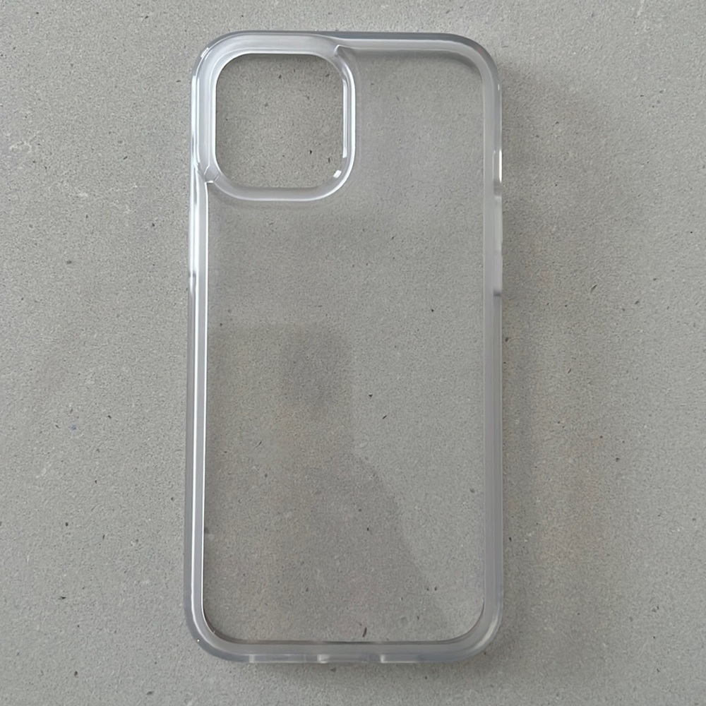 iPhone 12 Pro Max Tech21 clear bumper case